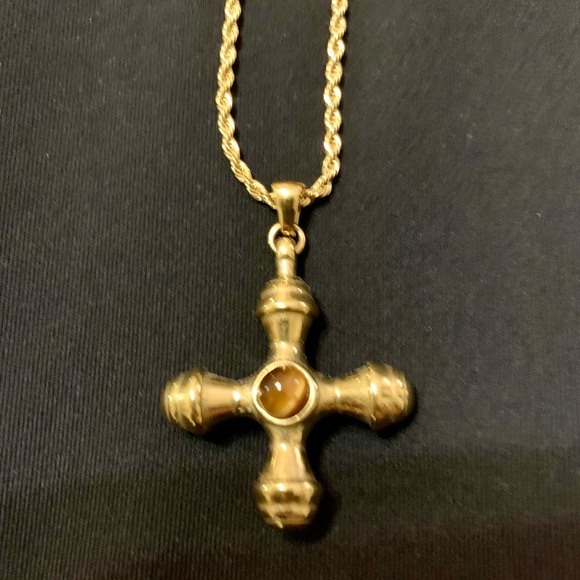 8 OTHER REASONS Cat Eye Crystal Cross Necklace - Picture 3 of 5